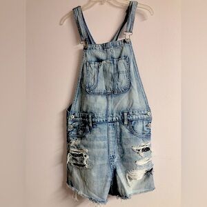 American Eagle Women’s Distressed/Grunge Bib Overall Shorts, Medium, Washed Blue
